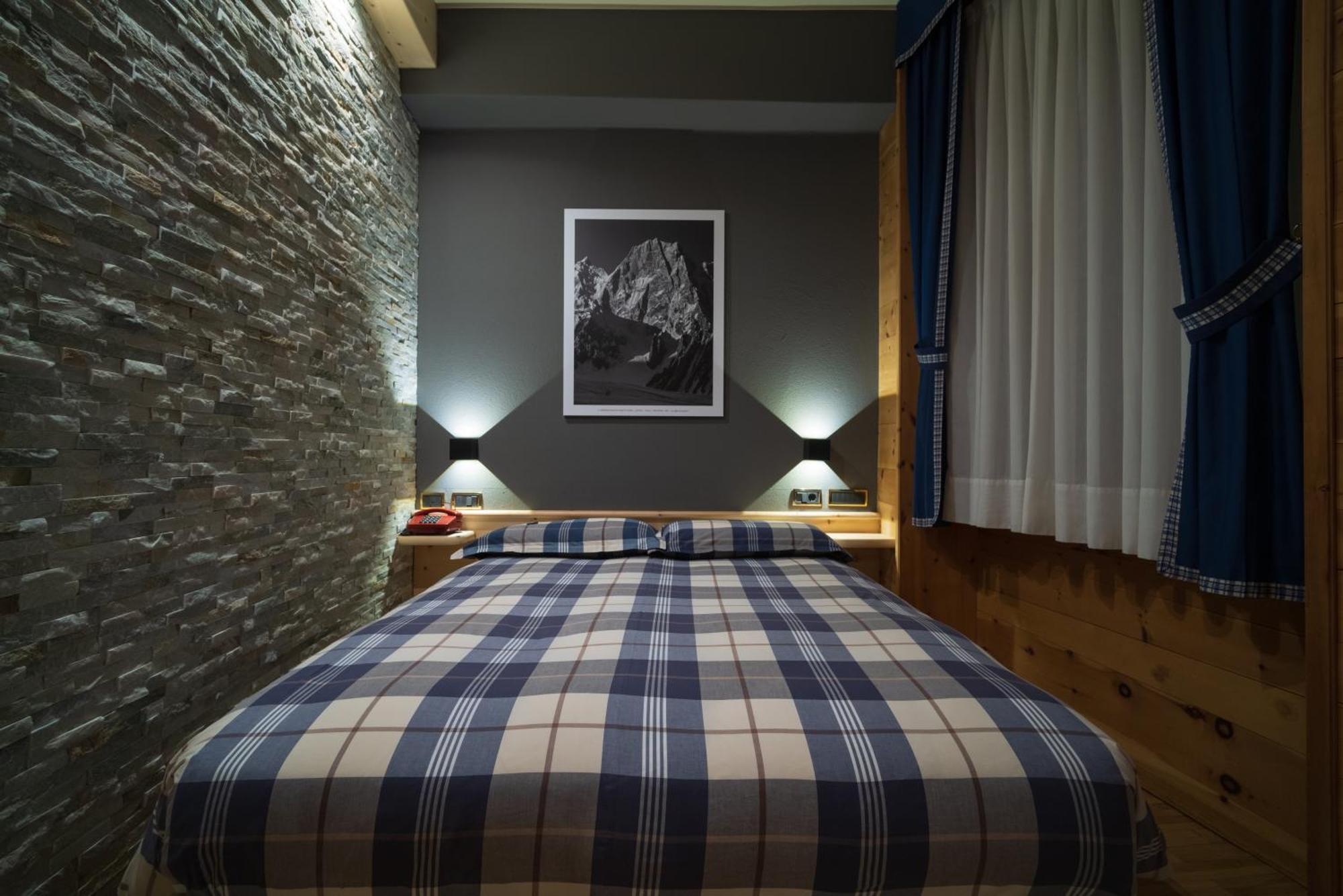 Hotel Meuble Garni Della Contea Bormio Exterior foto